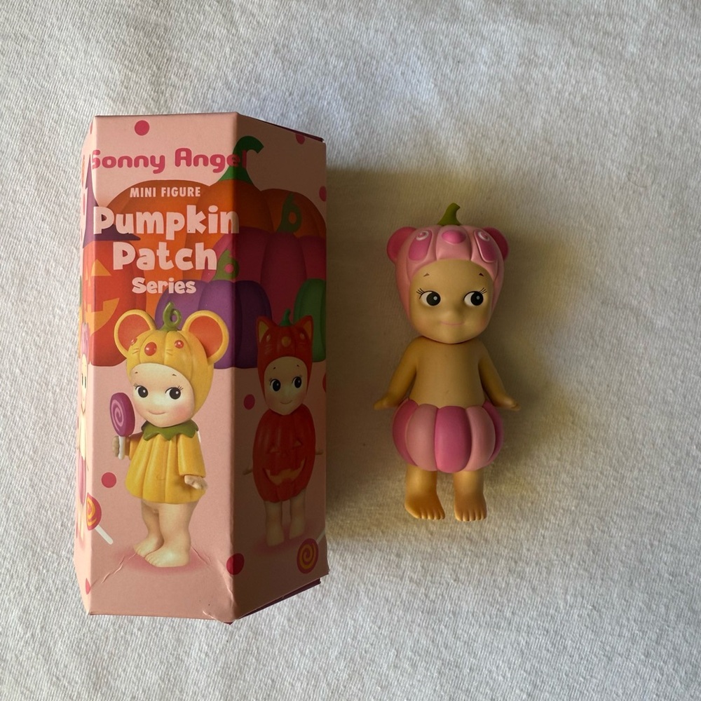 NWT Sonny Angel Pumpkin Patch Panda
